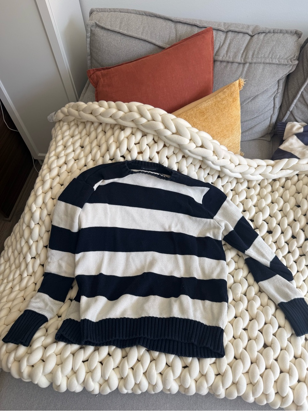 Brandy Melville Classic Black and White Striped Women's Sweater